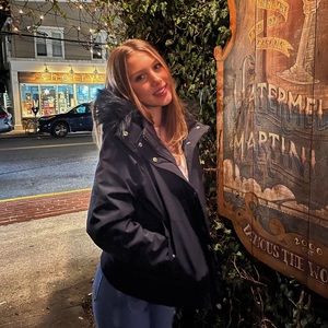 Meet your Posher, Isabella